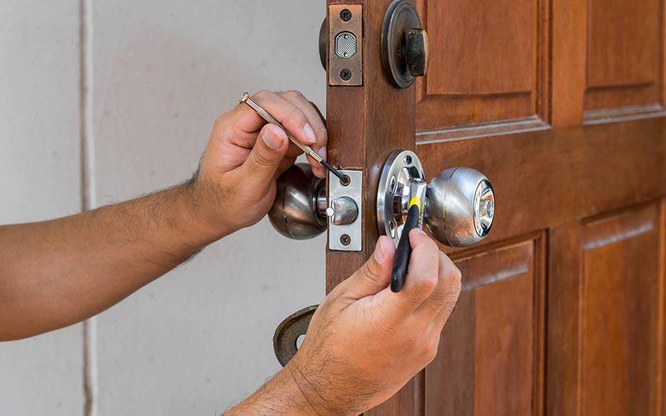 serrurier pour ouverture de porte coincée Saint-Maurice