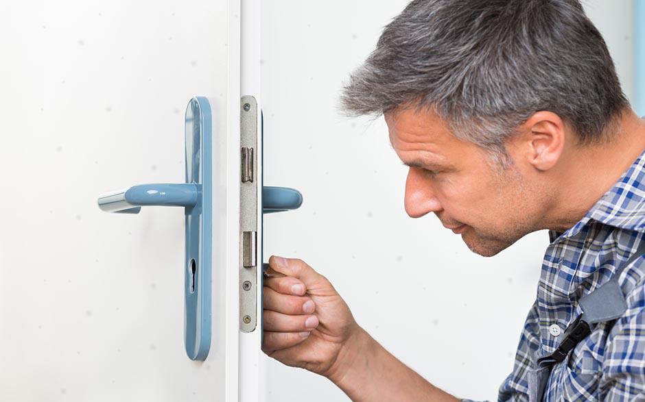 serrurier pour ouverture de porte coincée Saint-Maurice